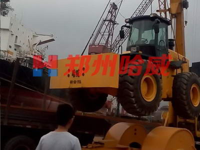 發往福建漳州沖擊壓路機牽引車