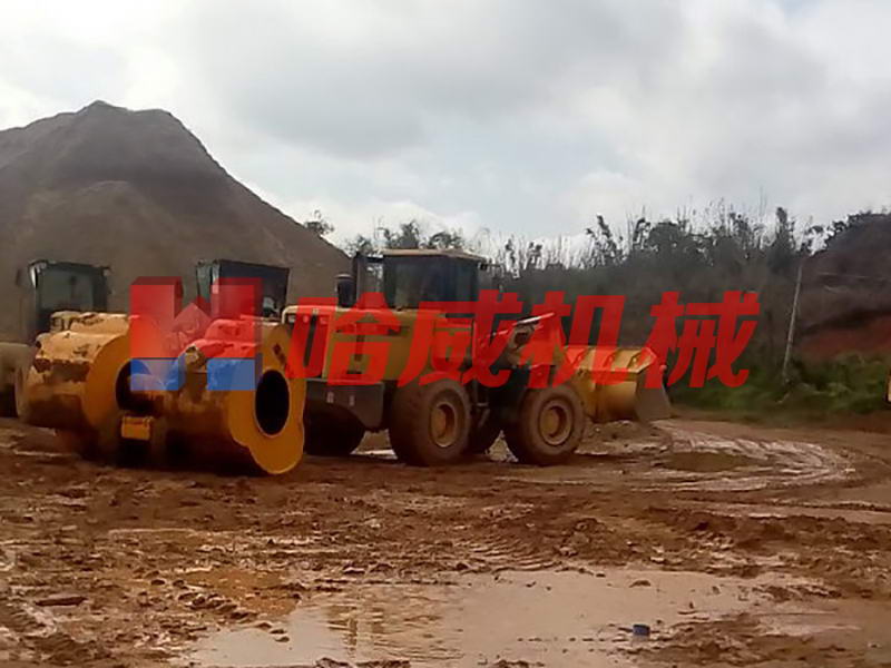 貴州貴陽沖擊壓路機施工