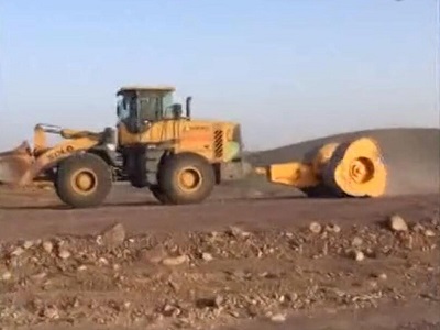 云南馬龍區沖擊壓路機現場視頻
