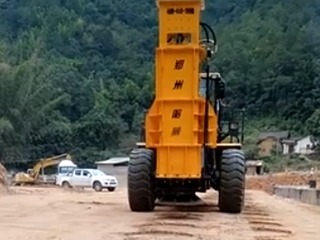 河南駐馬店液壓夯實機施工案例